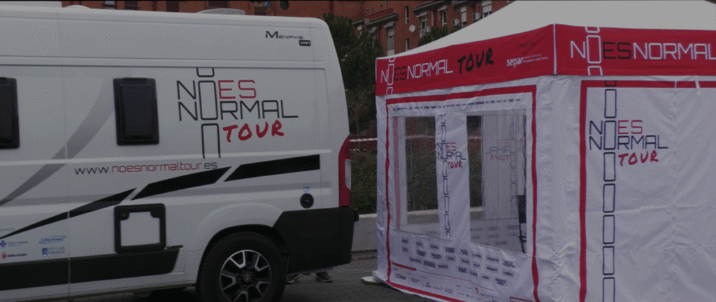 Campaña No Es Normal Tour de SEPAR con unidad móvil realizando espirometría para detección precoz de enfermedades respiratorias en España